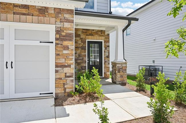2761 Aralynn Way, House other with 3 bedrooms, 3 bathrooms and 2 parking in College Park GA | Image 4