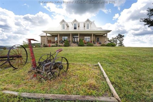 204 Jarvis Rdg, Griffithsville, WV, 25521-4708 | Card Image