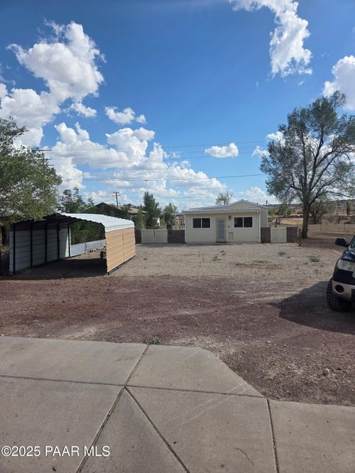 22205 W Old Highway 66, Seligman, AZ, 86337-5033 | Card Image