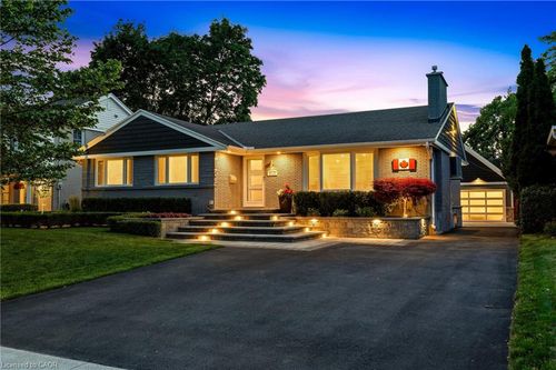 2113 Courtland Dr, Burlington, ON, L7R1R7 | Card Image
