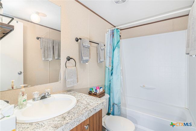 2105 Fm 1104, House other with 3 bedrooms, 2 bathrooms and null parking in Kingsbury TX | Image 28