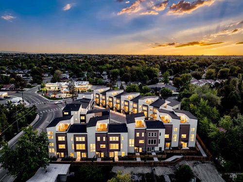 2043 S Makar Ln, Boise, ID, 83706-4405 | Card Image