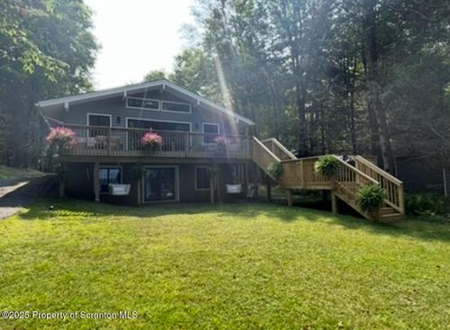 1010 Crystal Lake Blvd, Fell Township, PA, 18407-3946 | Card Image