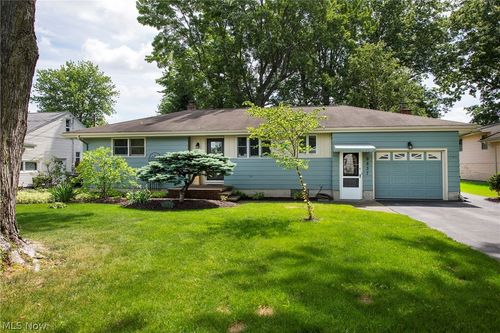 9837 Betty Ln, Elyria, OH, 44035-8103 | Card Image