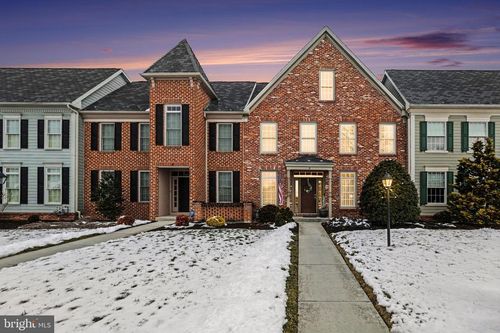 3 Jamestown Sq, MECHANICSBURG, PA, 17050-6889 | Card Image