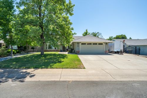 1651 Hominy Way, Redding, CA, 96003-7325 | Card Image