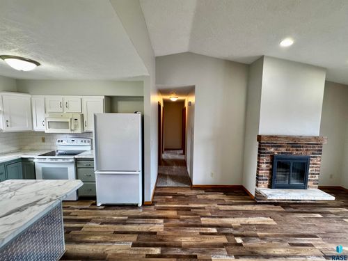 4401 E 20th St Street, Sioux Falls, SD, 57103 | Card Image