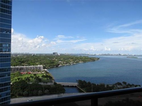 ph22-600 Ne 36th St, Miami, FL, 33137-3945 | Card Image