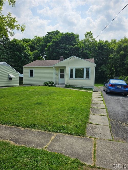 675 S Hamilton St, Watertown, NY, 13601-4113 | Card Image