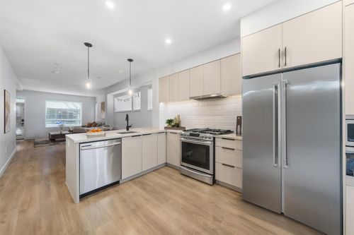 601-3021 St George St, Port Moody, BC, V3H0K3 | Card Image