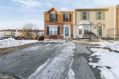 27 E Newtown Pl, NEWARK, DE, 19702-2972 | Card Image