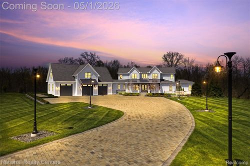 2947 7 Mile Rd, South Lyon, MI, 48178-9617 | Card Image