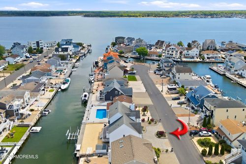 17 Lagoon Dr W, Toms River, NJ, 08753-2519 | Card Image
