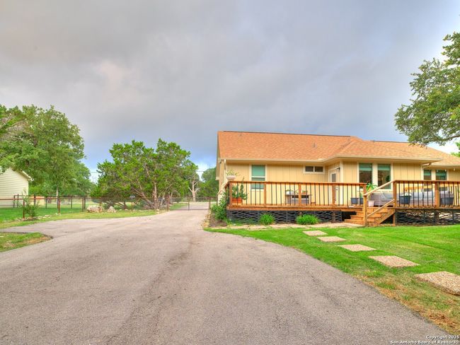 5290 Spring Branch Rd, House other with 3 bedrooms, 2 bathrooms and null parking in Spring Branch TX | Image 11