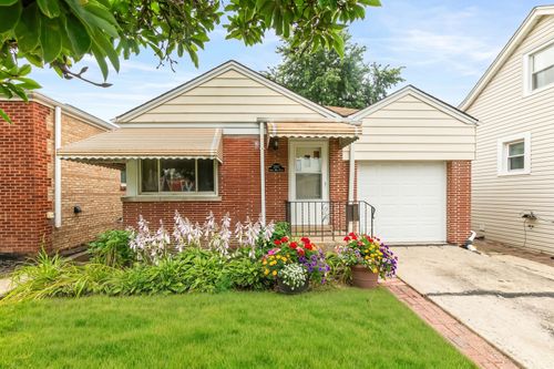 9017 W 23rd Pl, North Riverside, IL, 60546-1024 | Card Image
