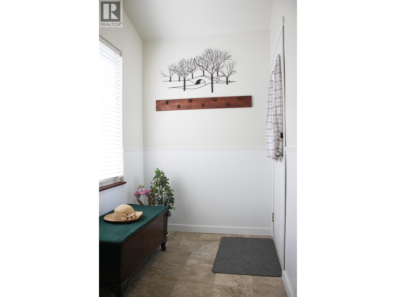 Residential in 103 Mile House 5