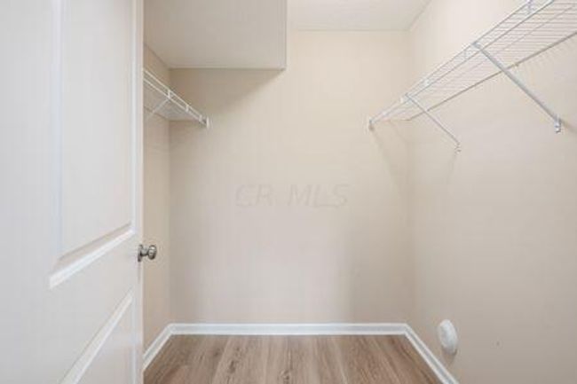 Huge Walkin Closet | Image 24