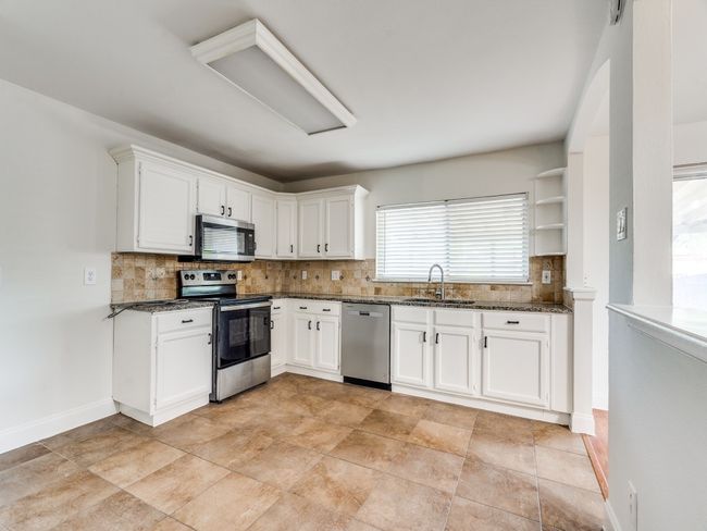 1804 Shreveport Trl, House other with 3 bedrooms, 2 bathrooms and null parking in Plano TX | Image 9