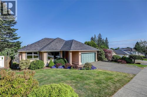 5811 Tweedsmuir Cres, Nanaimo, BC, V9T5Y6 | Card Image
