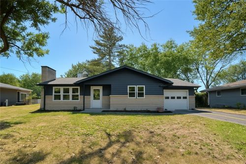 29 Miller Ave, Charleston, IL, 61920-2956 | Card Image