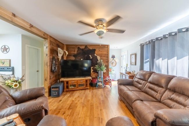 Home in town for sale7 | Image 8