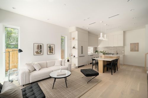 1-4161 Windsor St, Vancouver, BC, V5V4P2 | Card Image