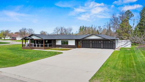 711 8th St W, Clear Lake, SD, 57226-2156 | Card Image