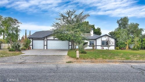 19182 Ash St, Bloomington, CA, 92316-2859 | Card Image