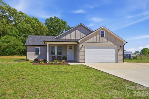 27636 Taylor Ln, Albemarle, NC, 28001-7103 | Card Image