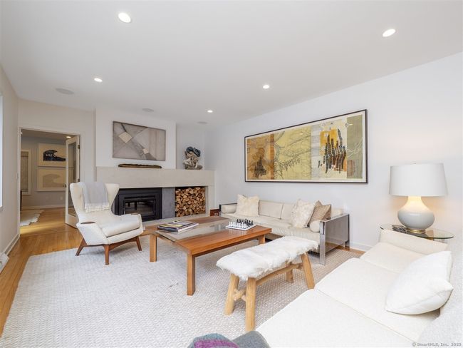 Formal Living Room | Image 14