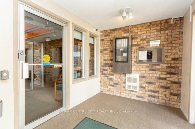209 - 440 Wellington St, Condo with 2 bedrooms, 1 bathrooms and 1 parking in Saint Thomas ON | Image 4