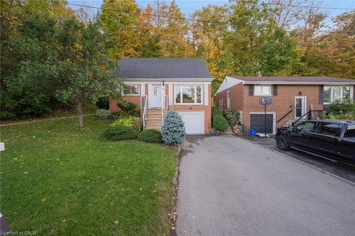 62 Brentwood Dr, Stoney Creek, ON, L8G2W8 | Card Image