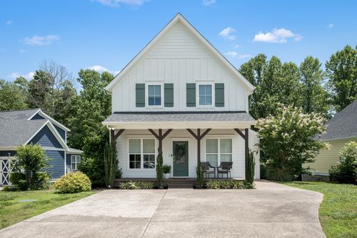 185 Evans Dr, Tullahoma, TN, 37388-6402 | Card Image