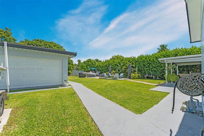 10371 Sw 146 Th St, House other with 5 bedrooms, 3 bathrooms and null parking in Miami FL | Image 7