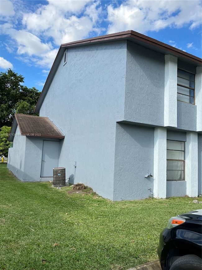 2265 8187 Samari Lakes Dr, Sold in Hialeah Gardens Zoocasa