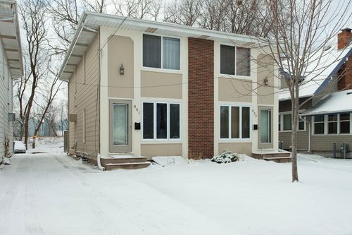 831 Weeks Ave Se, Minneapolis, MN, 55414-2673 | Card Image