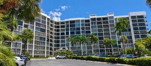 224-600 Parkview Dr, Hallandale Beach, FL, 33009-2977 | Card Image