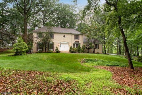 13 Deer Path Cir, Green Brook, NJ, 08812-2049 | Card Image