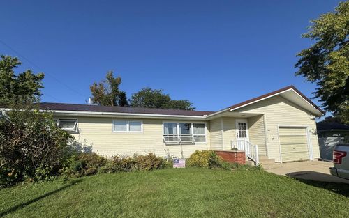 1014 Division St, Cresco, IA, 52136-1016 | Card Image