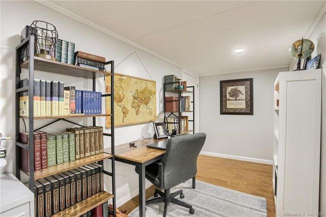 Lower level office area | Image 26
