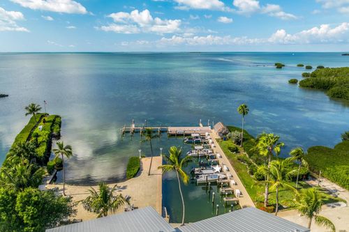 apt-9c-94220 Overseas Hwy, Tavernier, FL, 33070-3009 | Card Image