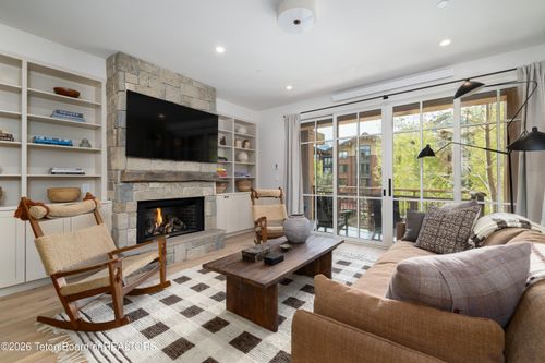 302-3285 W Village Dr, Teton Village, WY, 83025 | Card Image