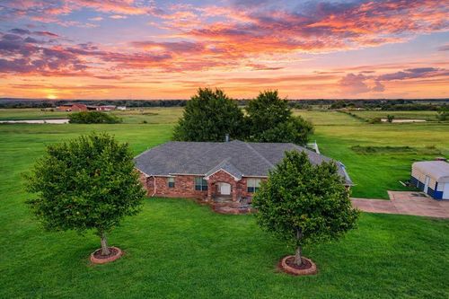 104278 S Homestead Dr, Mcloud, OK, 74851-9667 | Card Image