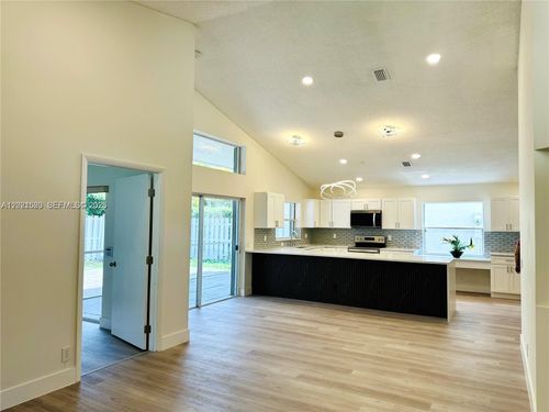 116 W Bayridge Dr, Weston, FL, 33326-3528 | Card Image