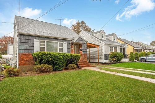 25711 147th Ave, Rosedale, NY, 11422-3316 | Card Image