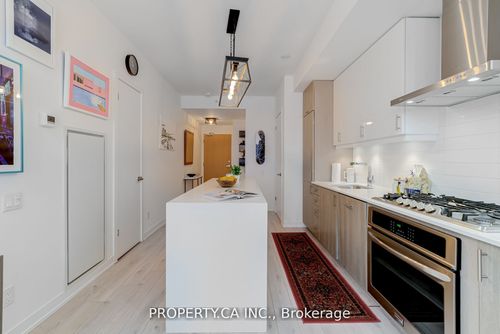212-38 Howard Park Ave, Toronto, ON, M6R0A7 | Card Image