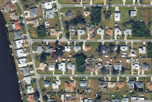 621 Grove Ave Nw, PORT CHARLOTTE, FL, 33952-7802 | Card Image