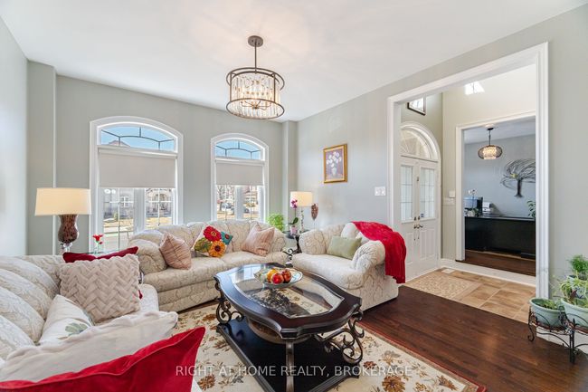 105 Royal Dr West, House other with 6 bedrooms, 5 bathrooms and 4 parking in Brampton ON | Image 8