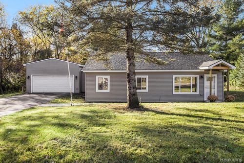 8382 Baldwin Rd, Goodrich, MI, 48438-9429 | Card Image