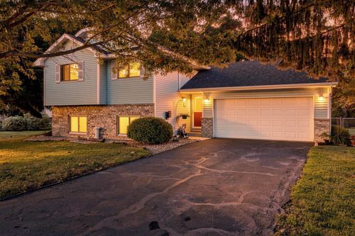 9441 Hames Ave S, Cottage Grove, MN, 55016-3842 | Card Image